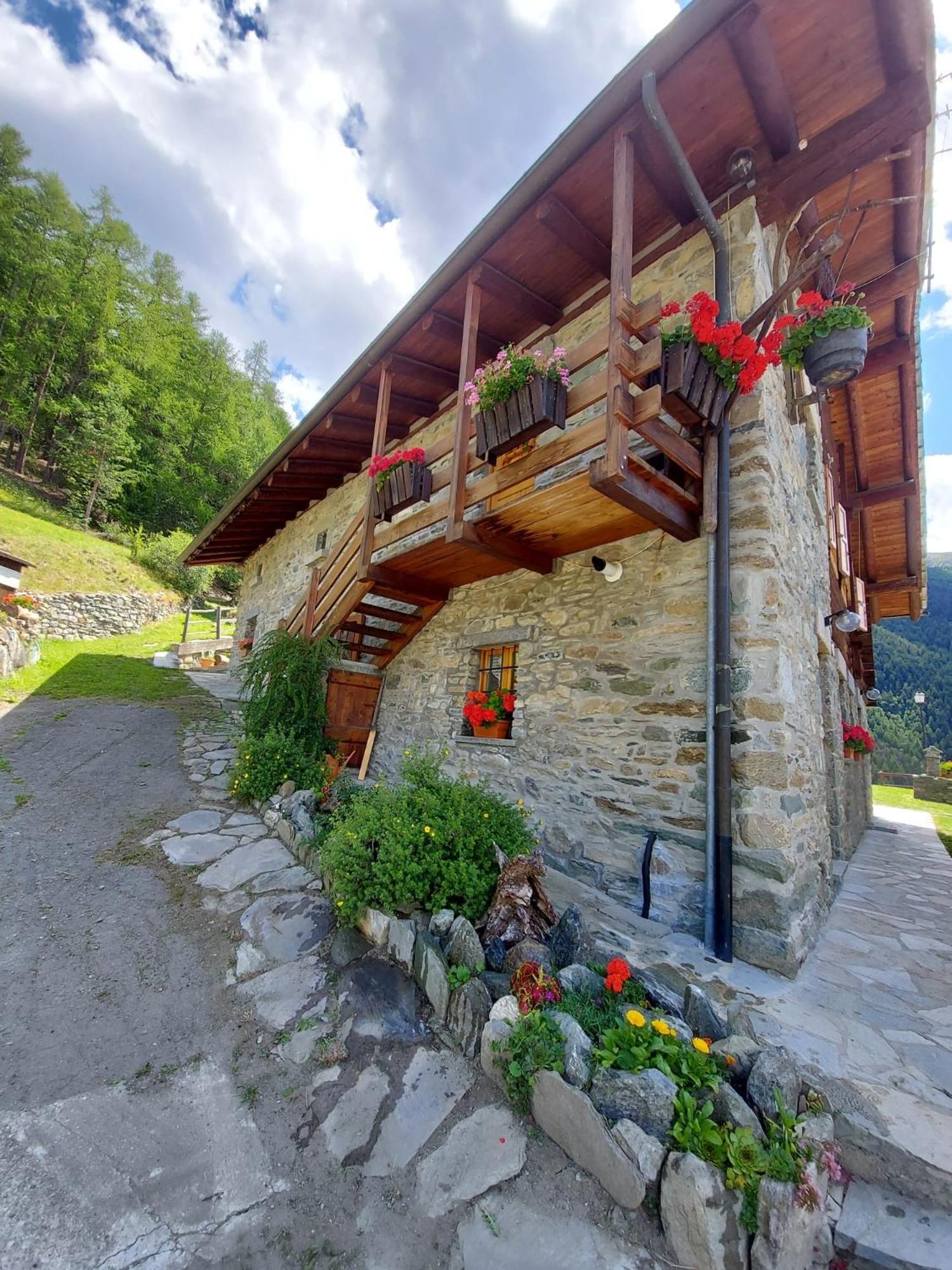 Monolocale Di Montagna Konuk evi Gressan Dış mekan fotoğraf